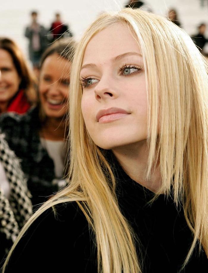 pics of avril lavigne. Avril Lavigne#39;s stealing