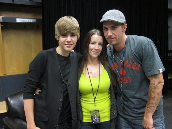 a picture of justin bieber mom and dad. Justin Bieber is having