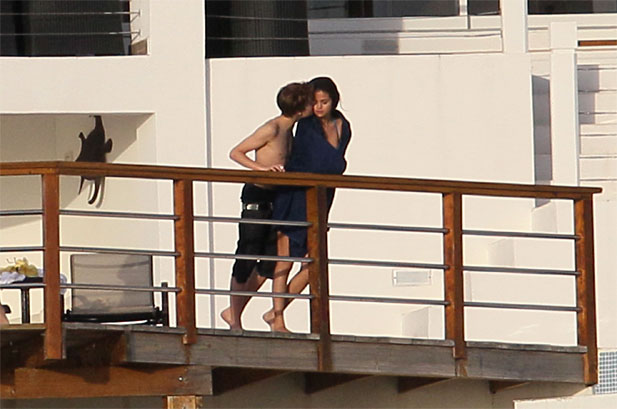 Justin Bieber and Selena Gomez in the Caribbean