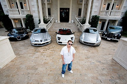 Beach House  Sale on To The Article Titled Miami Producer Scott Storch Yacht In Repo Sale