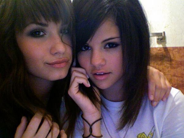 Pics Of Selena Gomez With Short Hair. Been favorite hair email orkut Its out