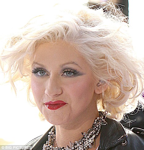 christina-aguilera-6-25-10.jpg